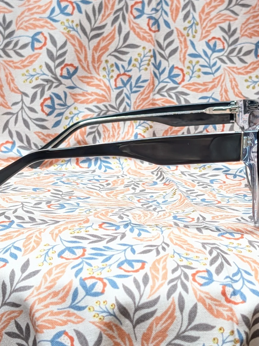 Kirkland Signature Black Crystal Polarized Cat-Eye Sunglasses M49
